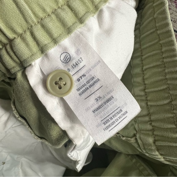 United by Blue Organic Cotton Pull On Rolled Cuff Olive Green Poplin Shorts - Picture 7 of 10